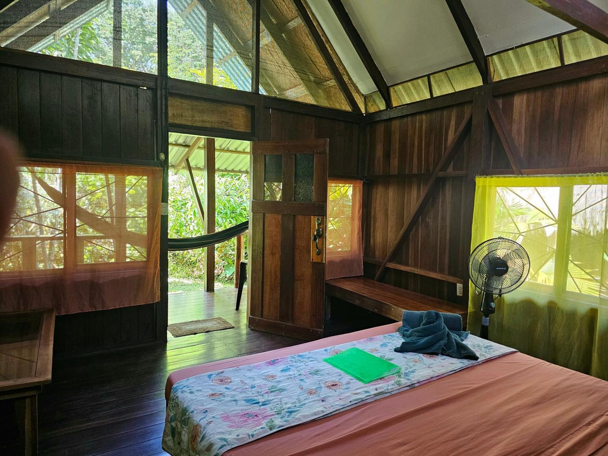 Wildlife Lodge *